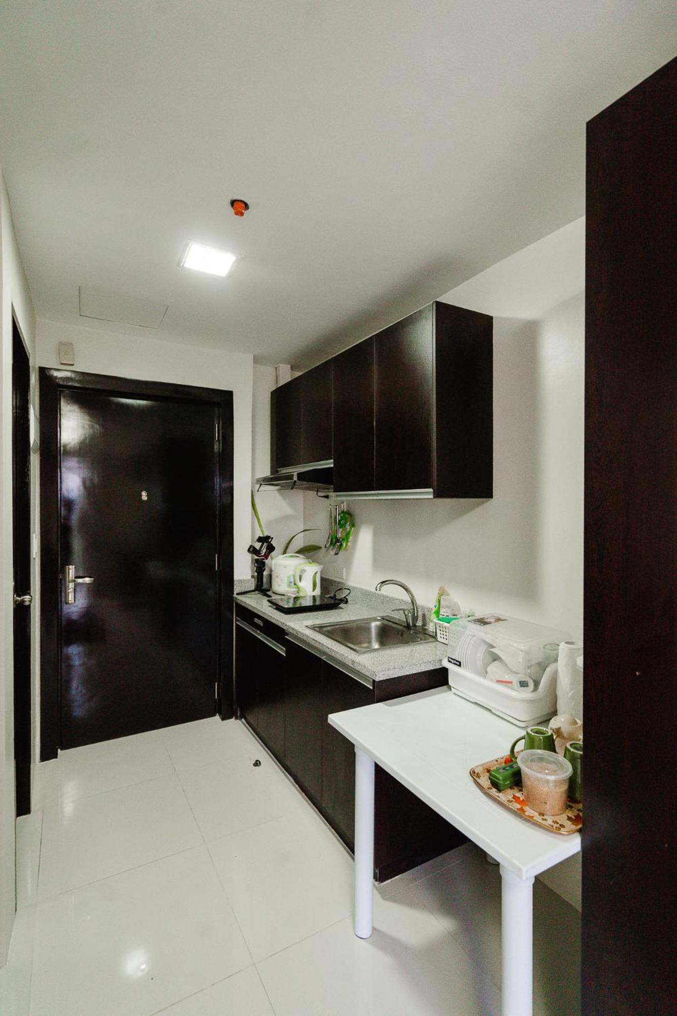 8C Studio Unit With Free Wifi Pool And Gym Mandaue City Exterior photo
