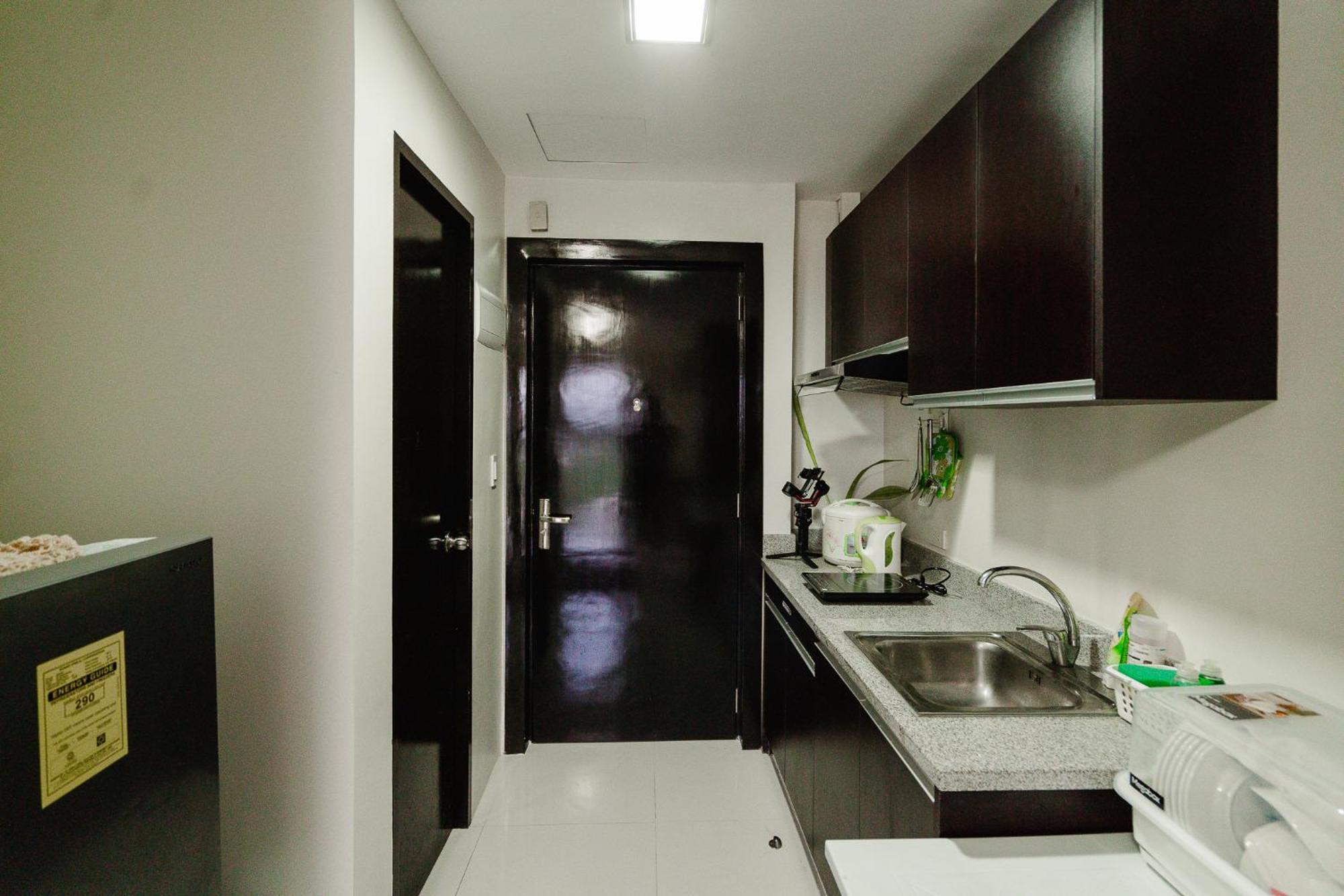 8C Studio Unit With Free Wifi Pool And Gym Mandaue City Exterior photo