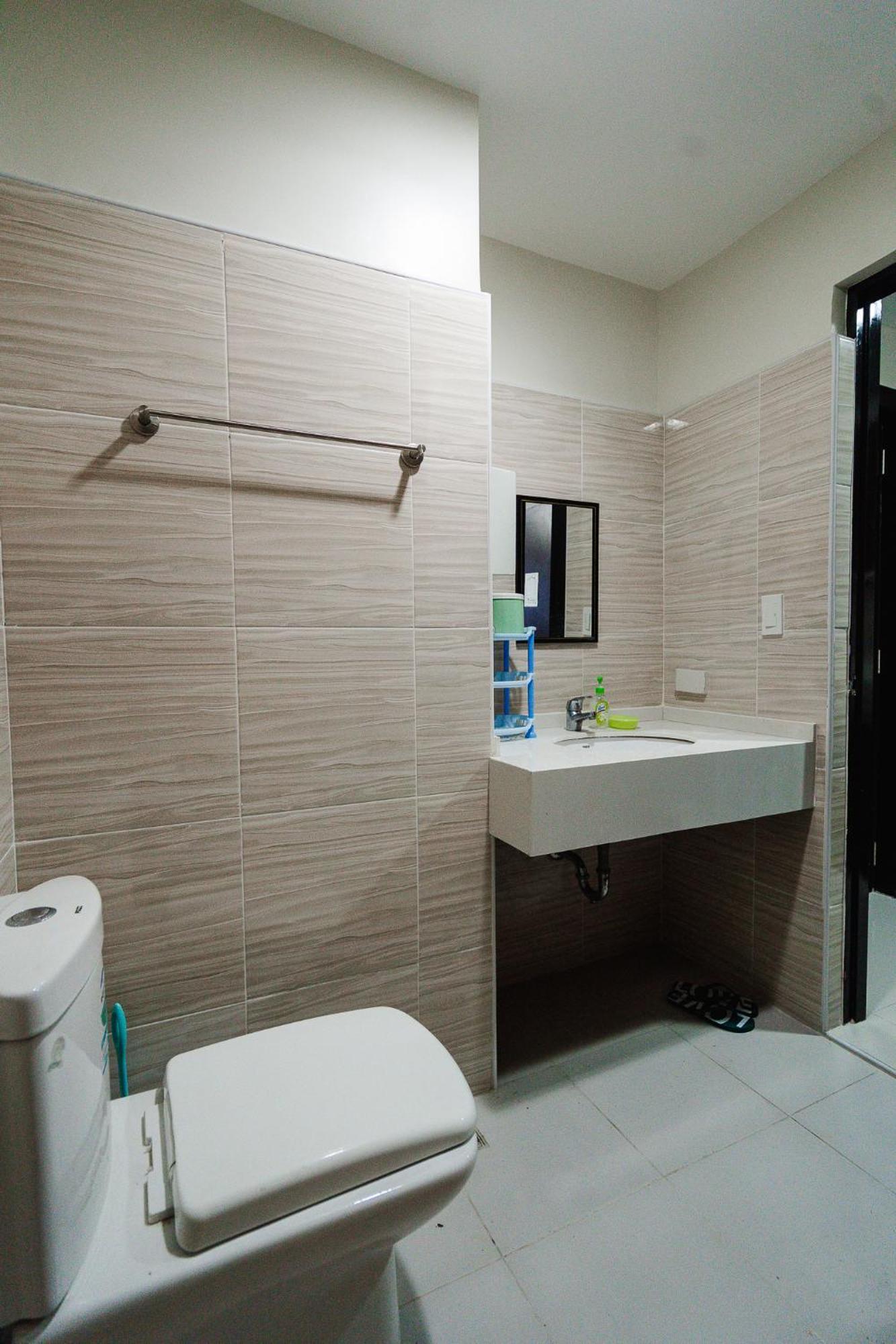 8C Studio Unit With Free Wifi Pool And Gym Mandaue City Exterior photo